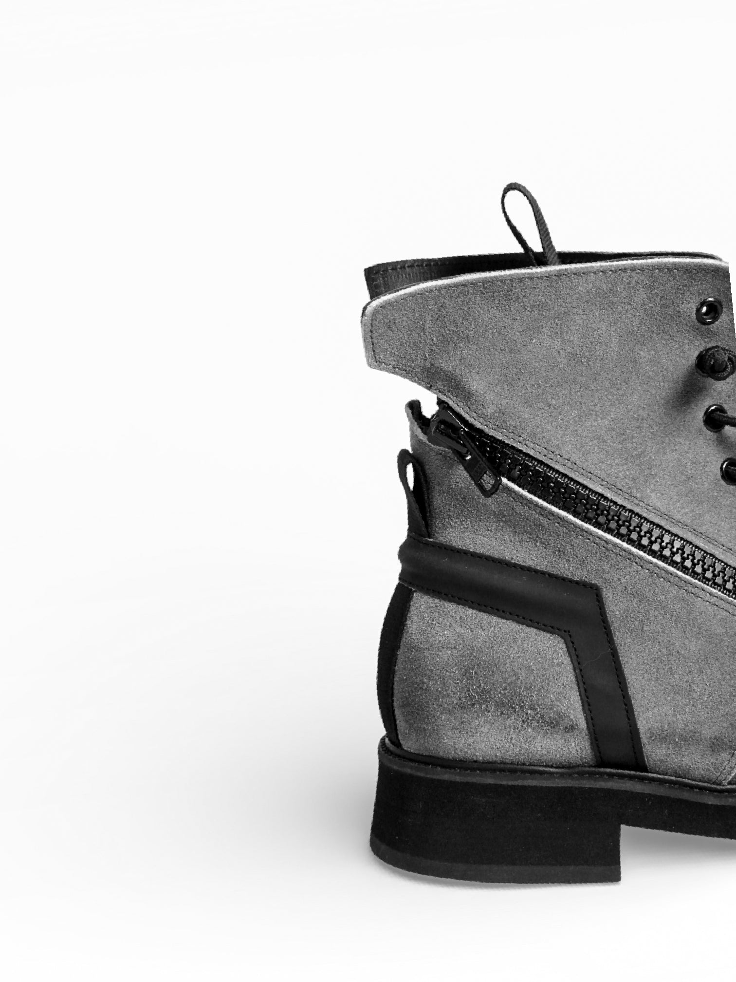 BIC GRIS VINTAGE LEATHER BLACK SOLE