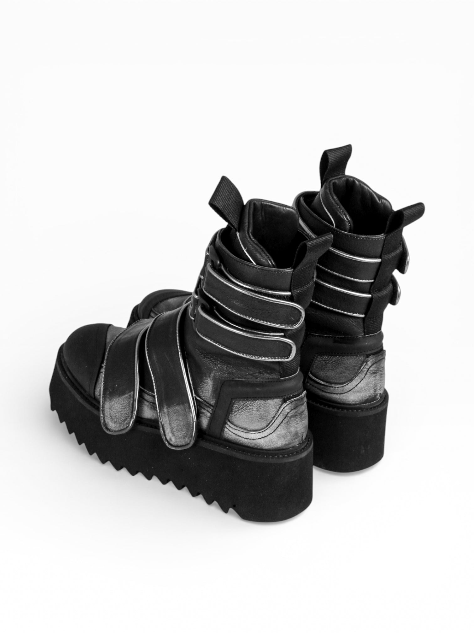 BURNING ACID BLACK LEATHER BLACK SOLE