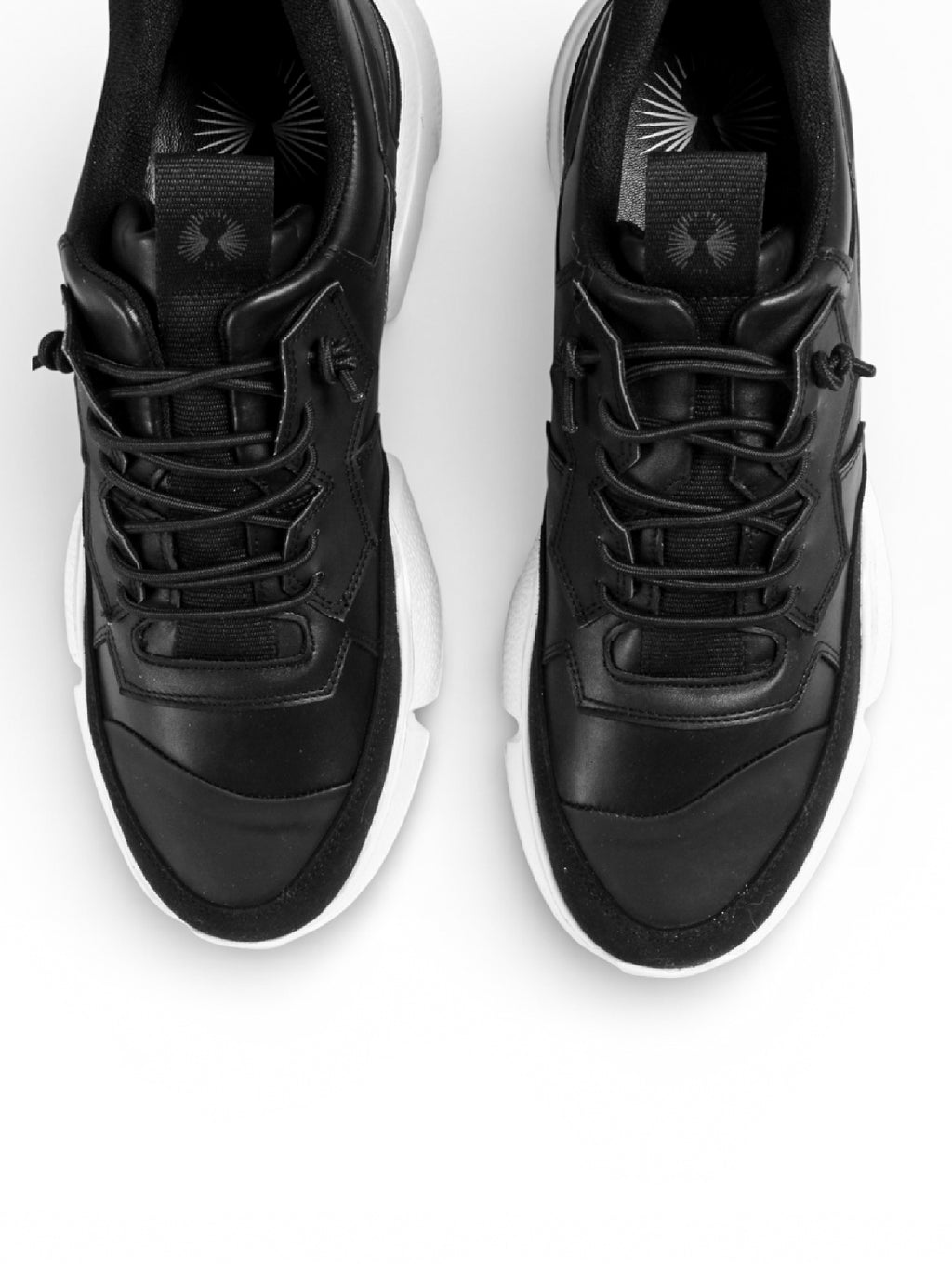 PULSAR BLACK LEATHER WHITE SOLE