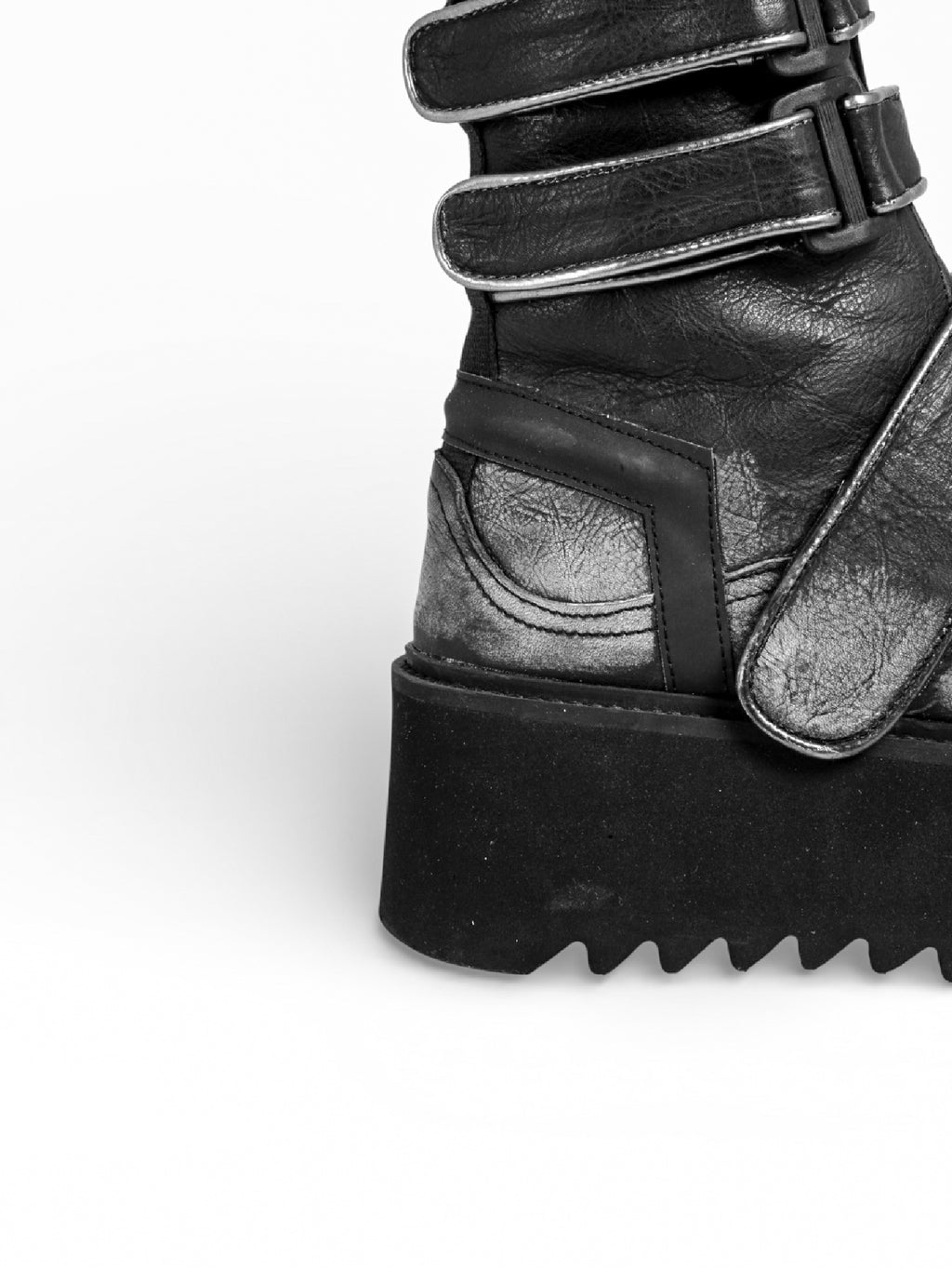 BURNING ACID BLACK LEATHER BLACK SOLE