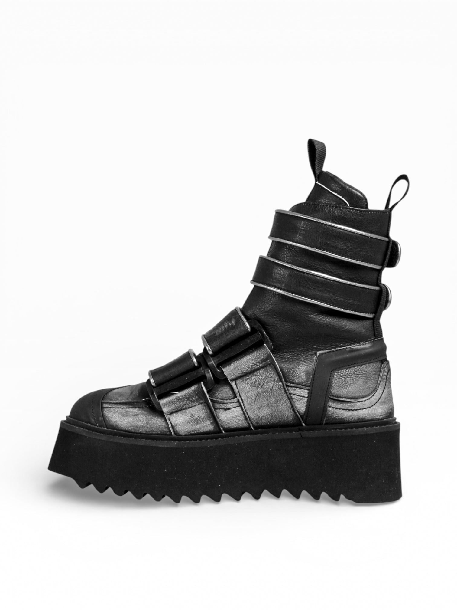 BURNING ACID BLACK LEATHER BLACK SOLE