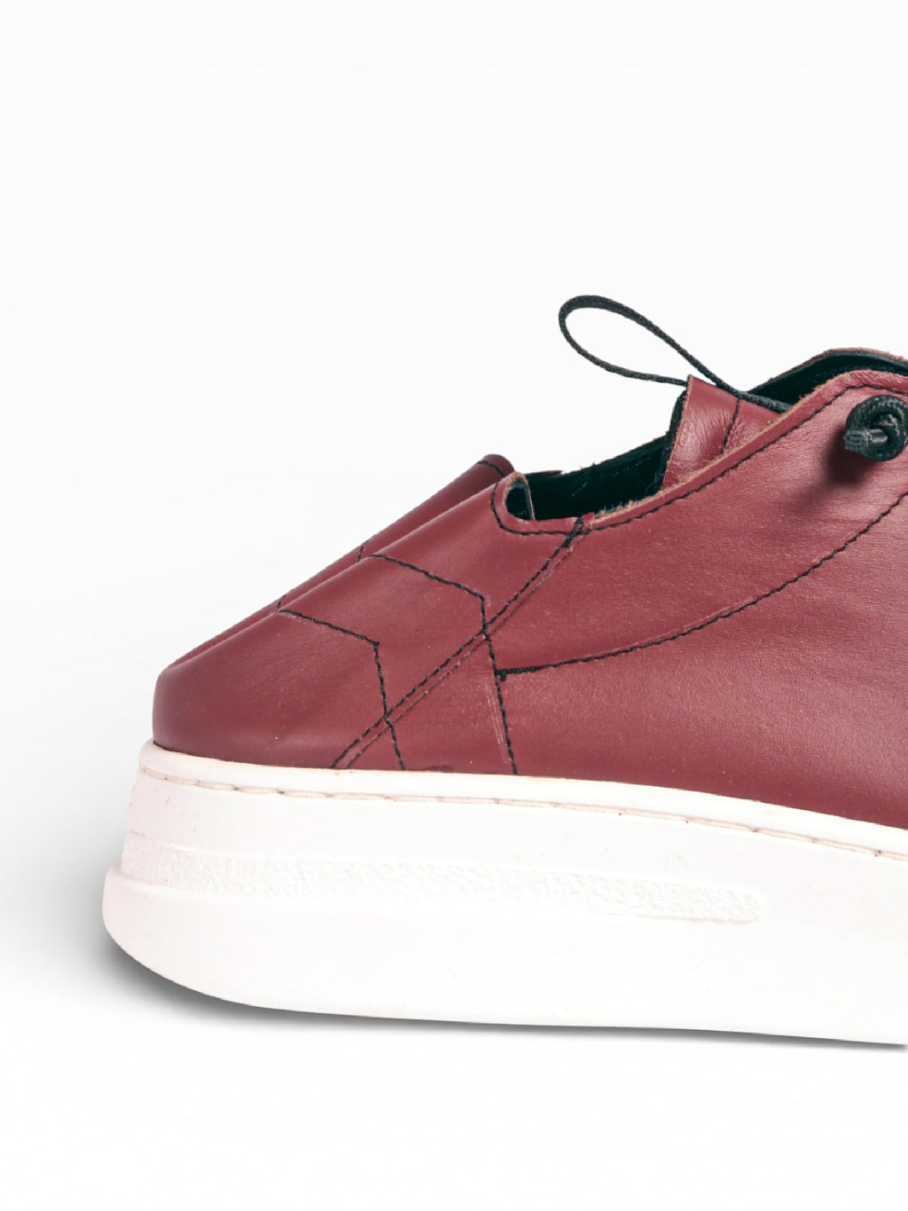 Französischer Herren-Sneaker aus rotem Leder mit weißem Boden - GIF