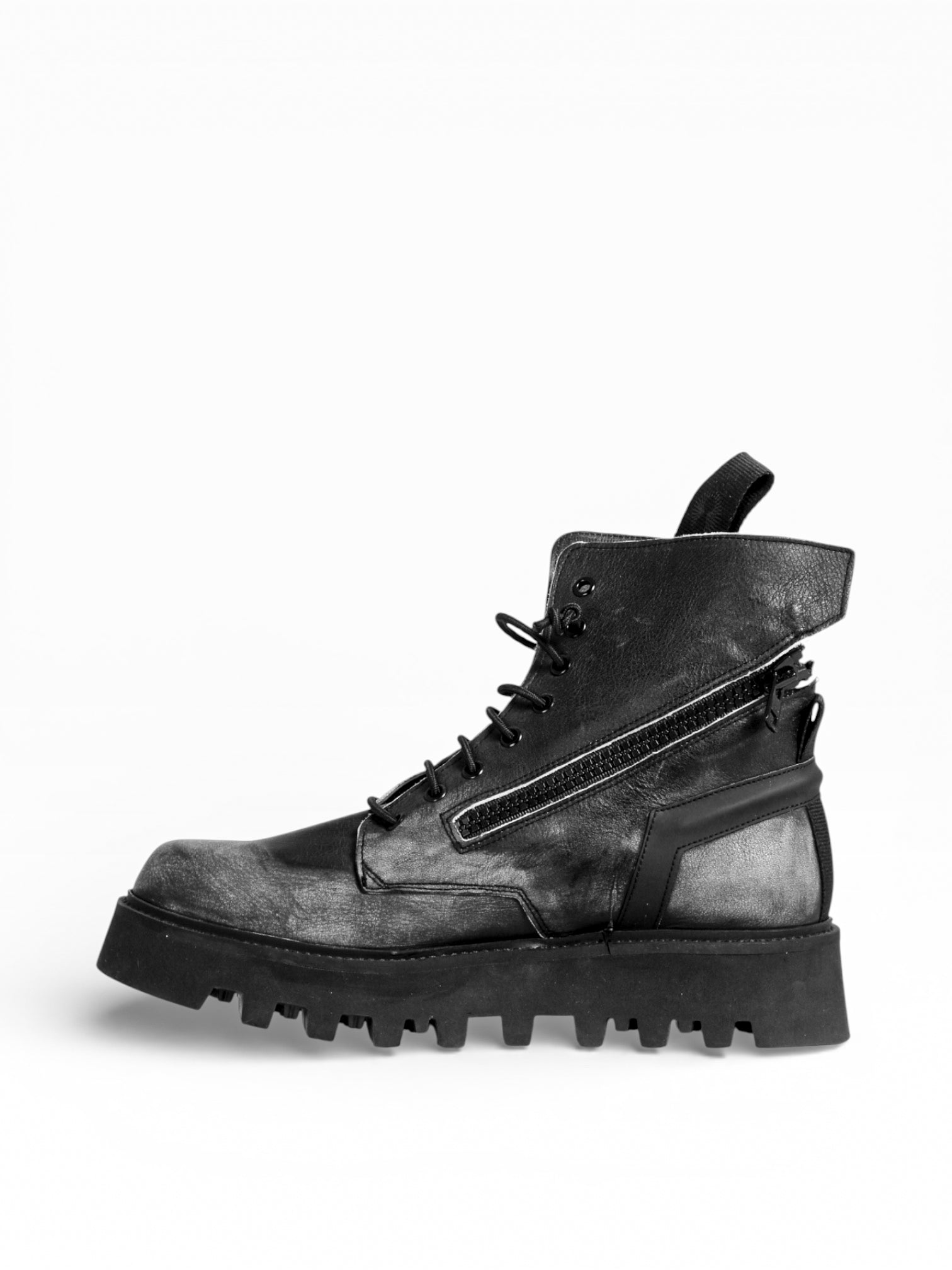 DOC ACID BLACK LEATHER BLACK SOLE