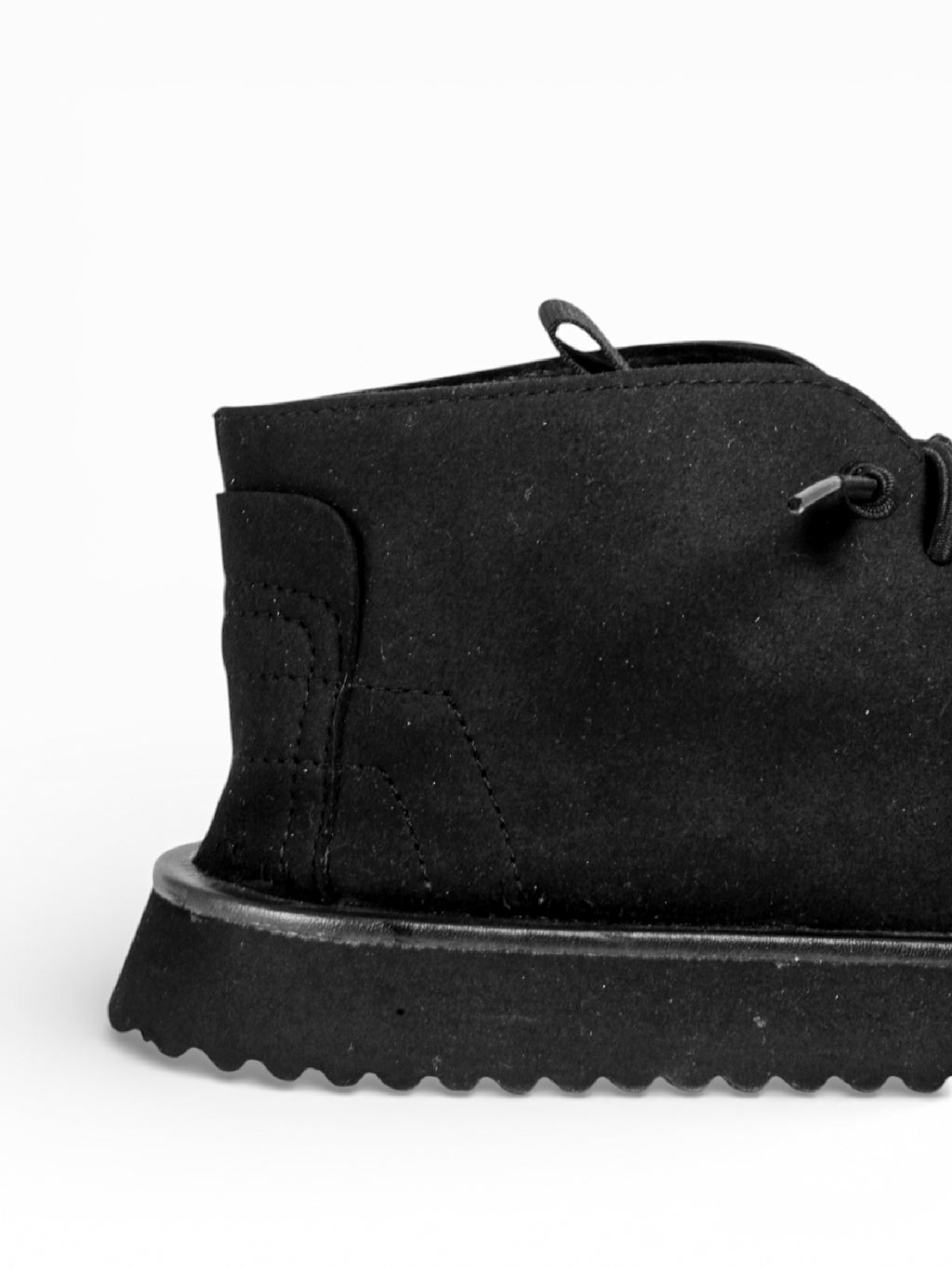 Desert Boots Herren aus schwarzem Öko-Sudeleder mit weißem Boden - FLAVOR