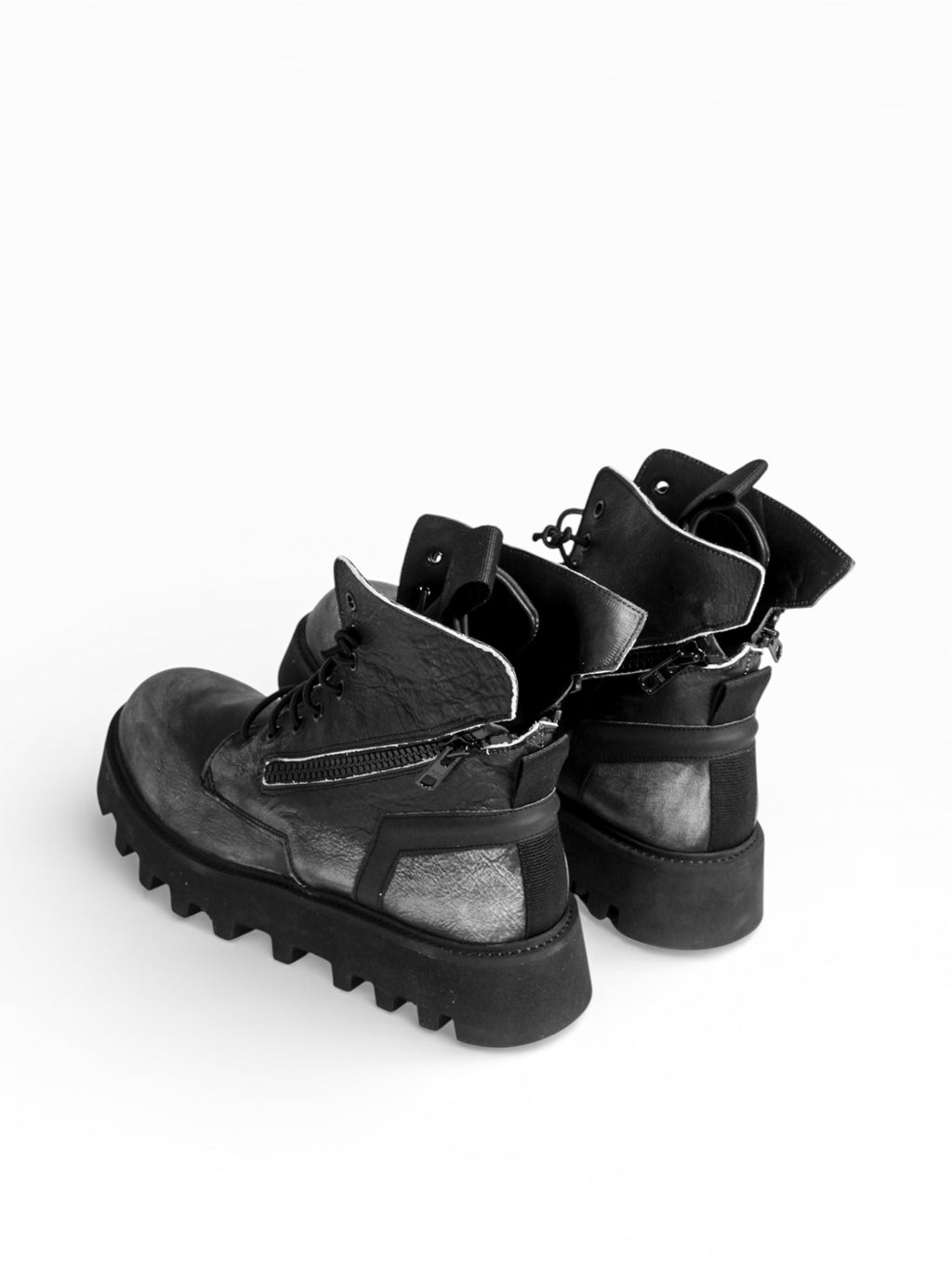 DOC ACID BLACK LEATHER BLACK SOLE