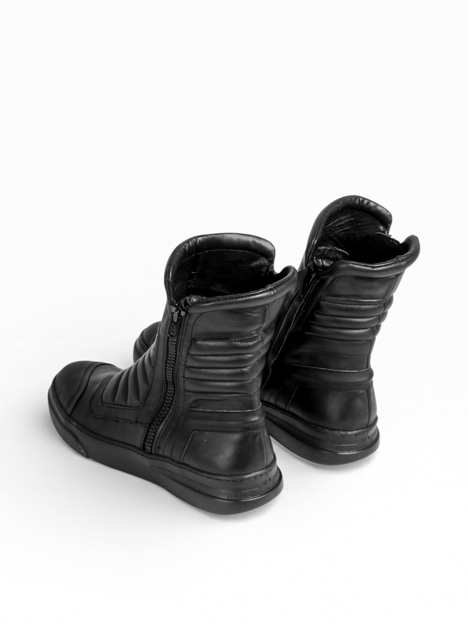 MOTO - Black leather black sole