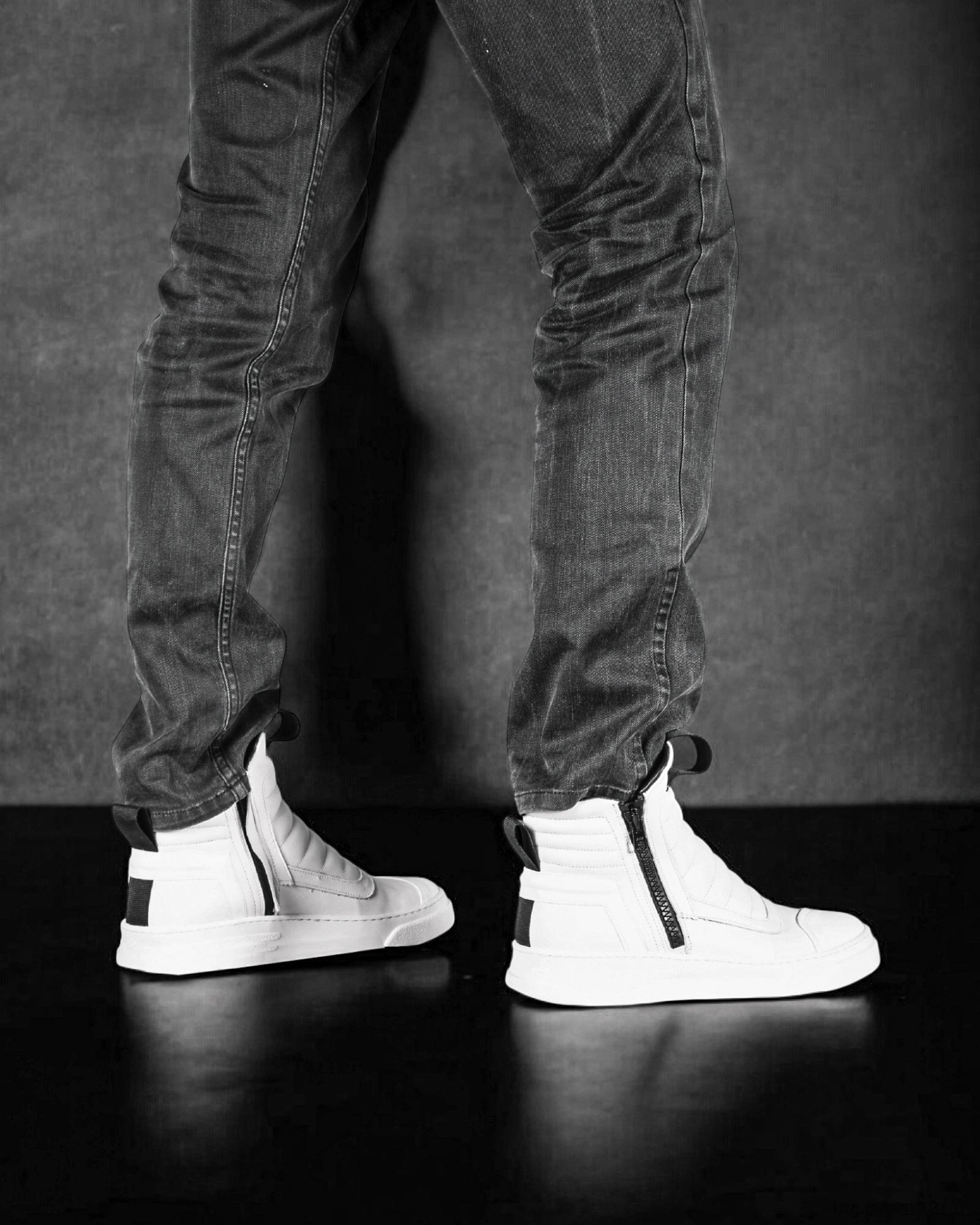 DAMPERZIP - White leather white sole