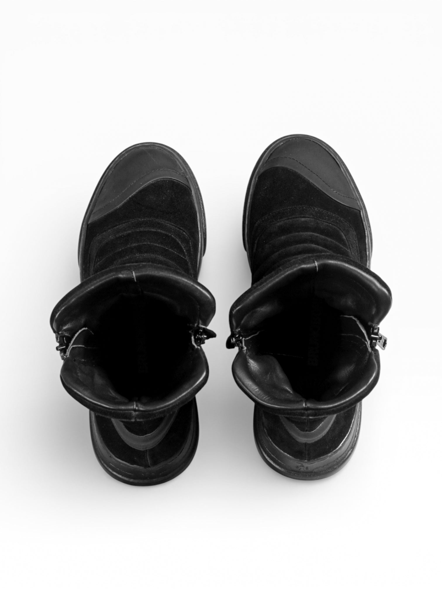 MOTO BLACK SUEDE BLACK SOLE