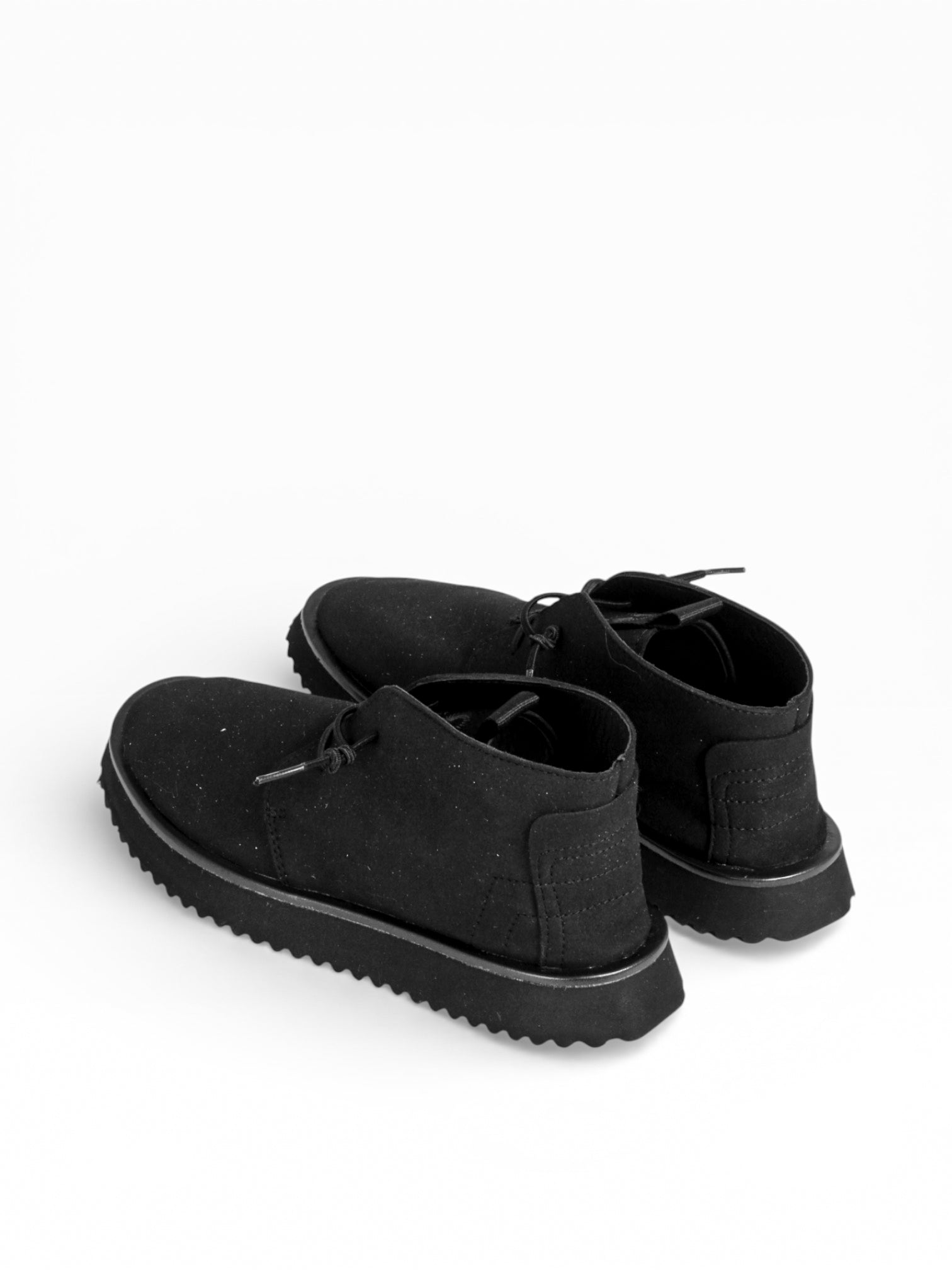 Desert Boots Herren aus schwarzem Öko-Sudeleder mit weißem Boden - FLAVOR