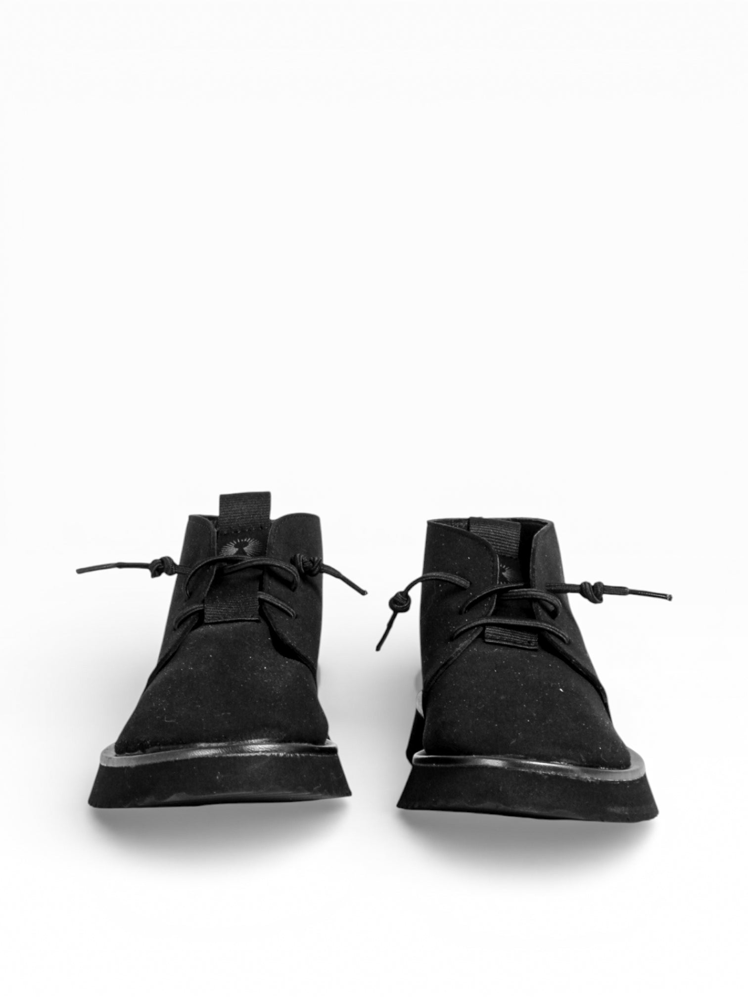 Desert Boots Herren aus schwarzem Öko-Sudeleder mit weißem Boden - FLAVOR