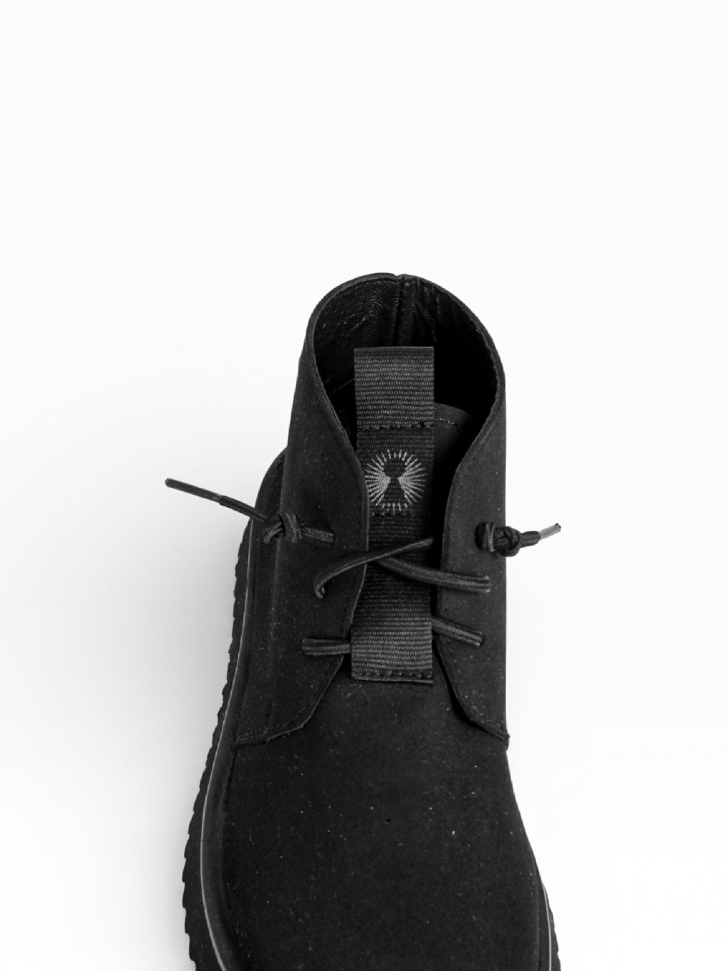 Desert Boots Herren aus schwarzem Öko-Sudeleder mit weißem Boden - FLAVOR