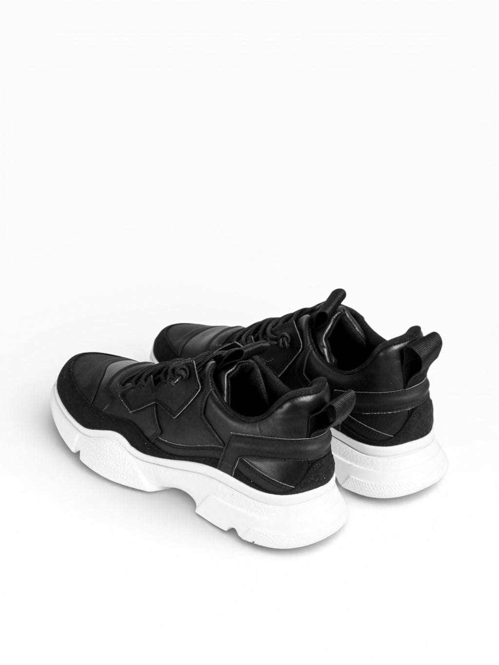 PULSAR BLACK LEATHER WHITE SOLE