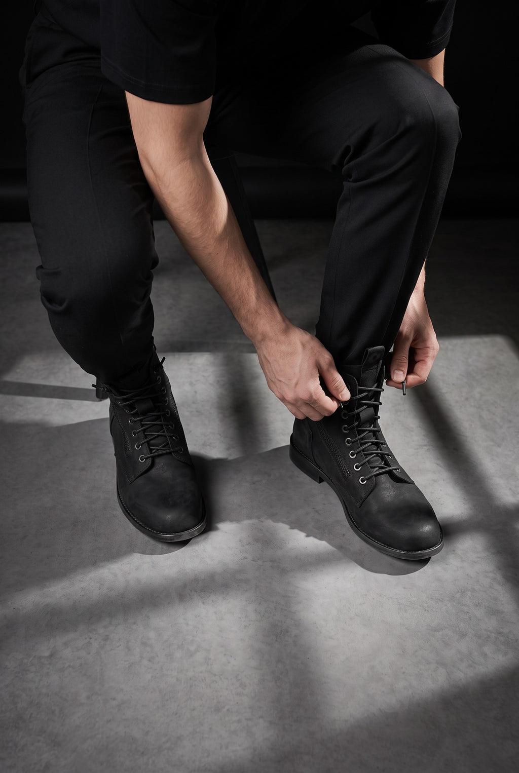 BIC CUOIO -  Mid boots in nabuk nero fondo cuoio