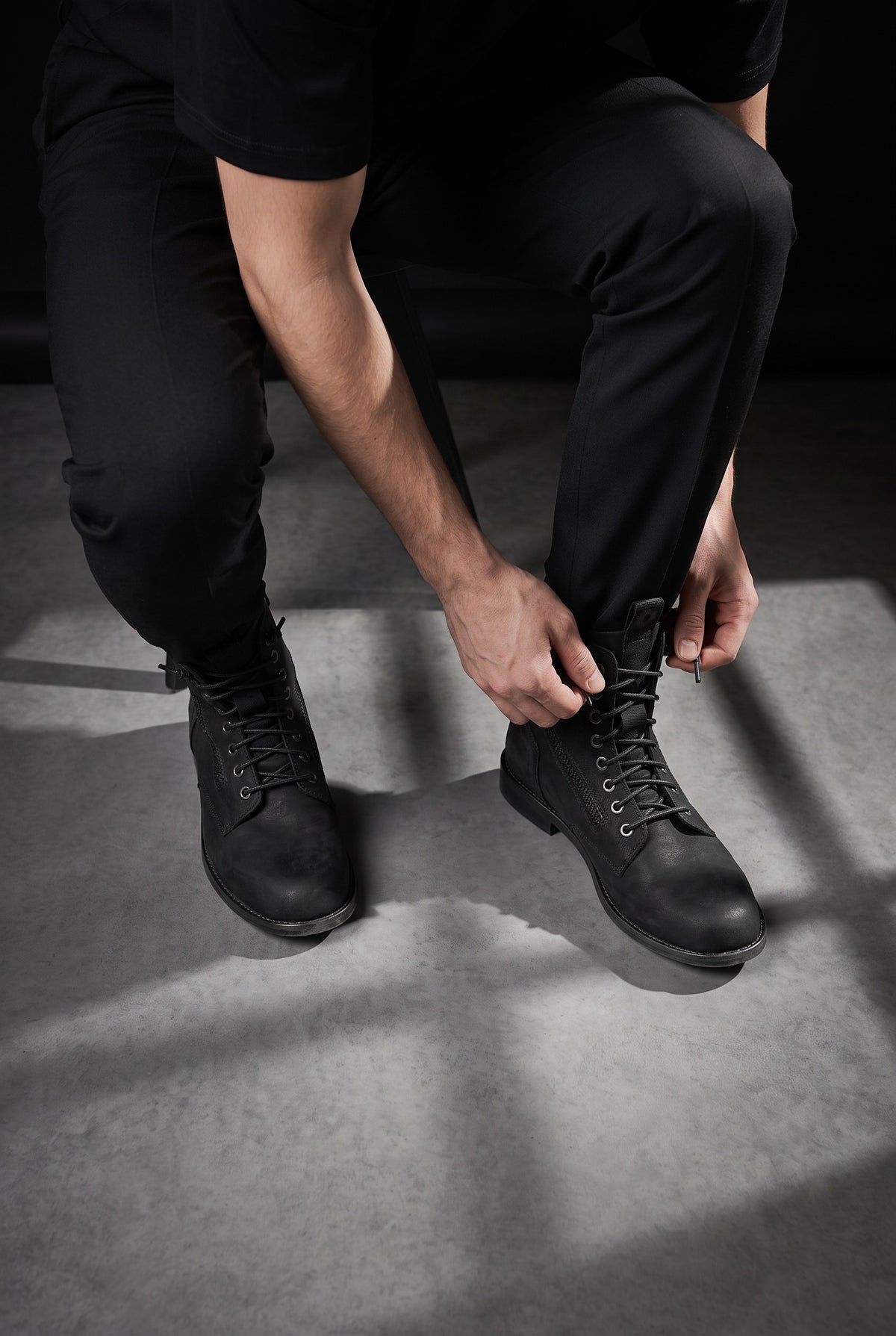 BIC CUOIO -  Mid boots in nabuk nero fondo cuoio