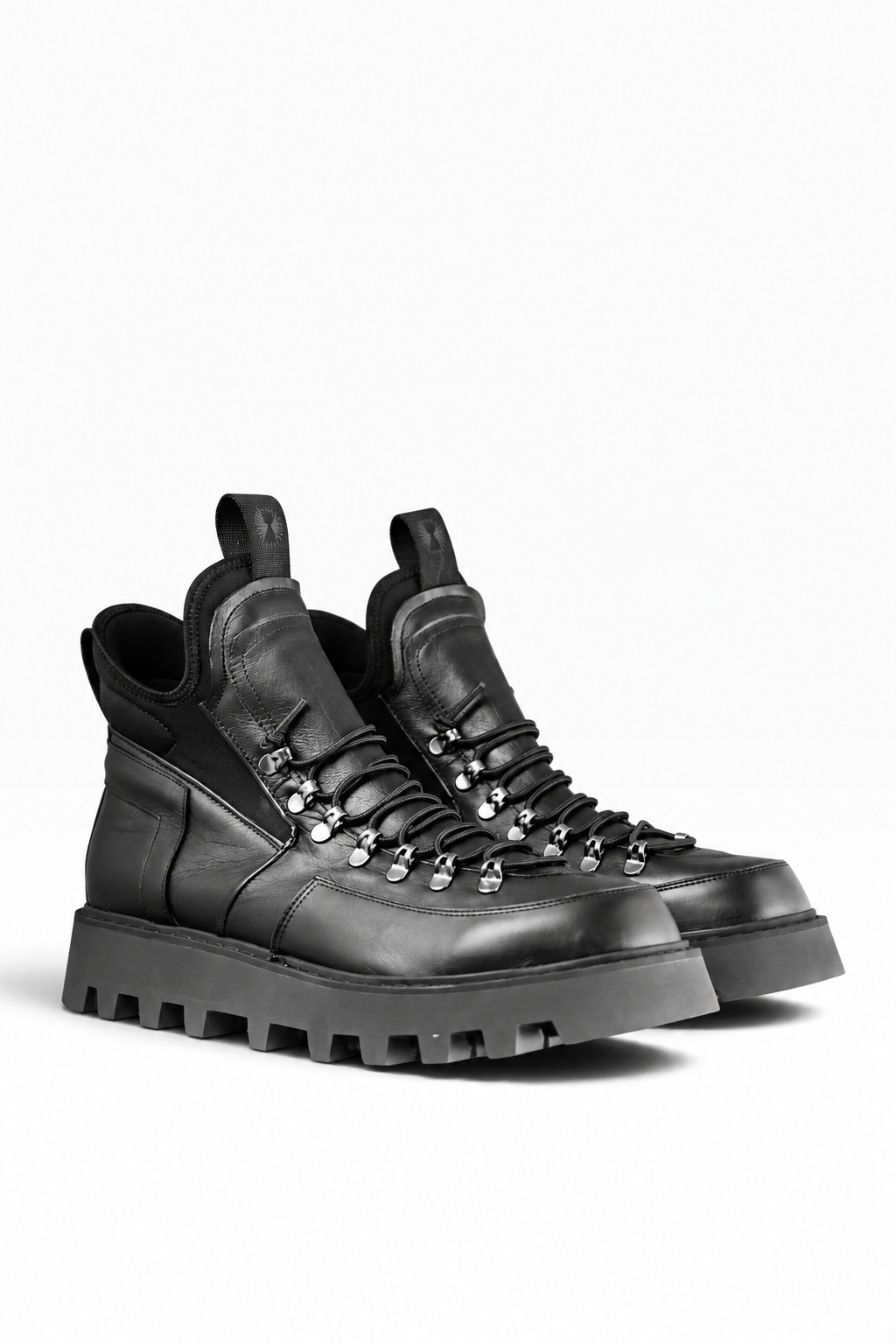CROUD – Stivaletto mountain pelle nera suola carrarmato