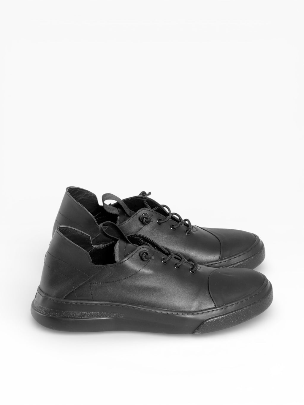 GIF BLACK LEATHER BLACK SOLE