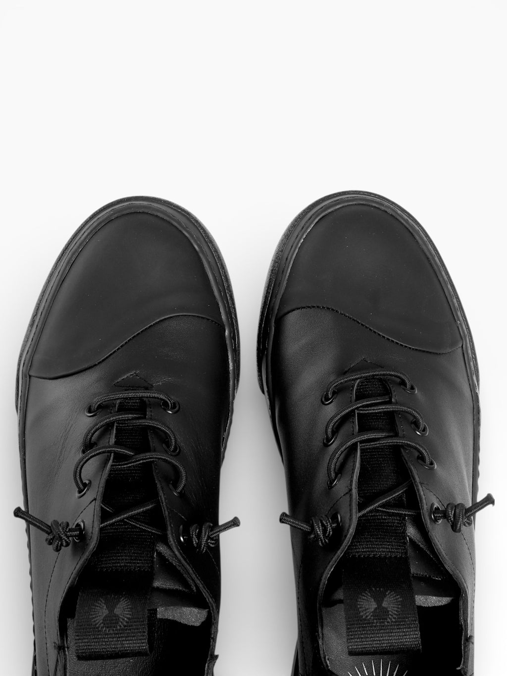 GIF BLACK LEATHER BLACK SOLE