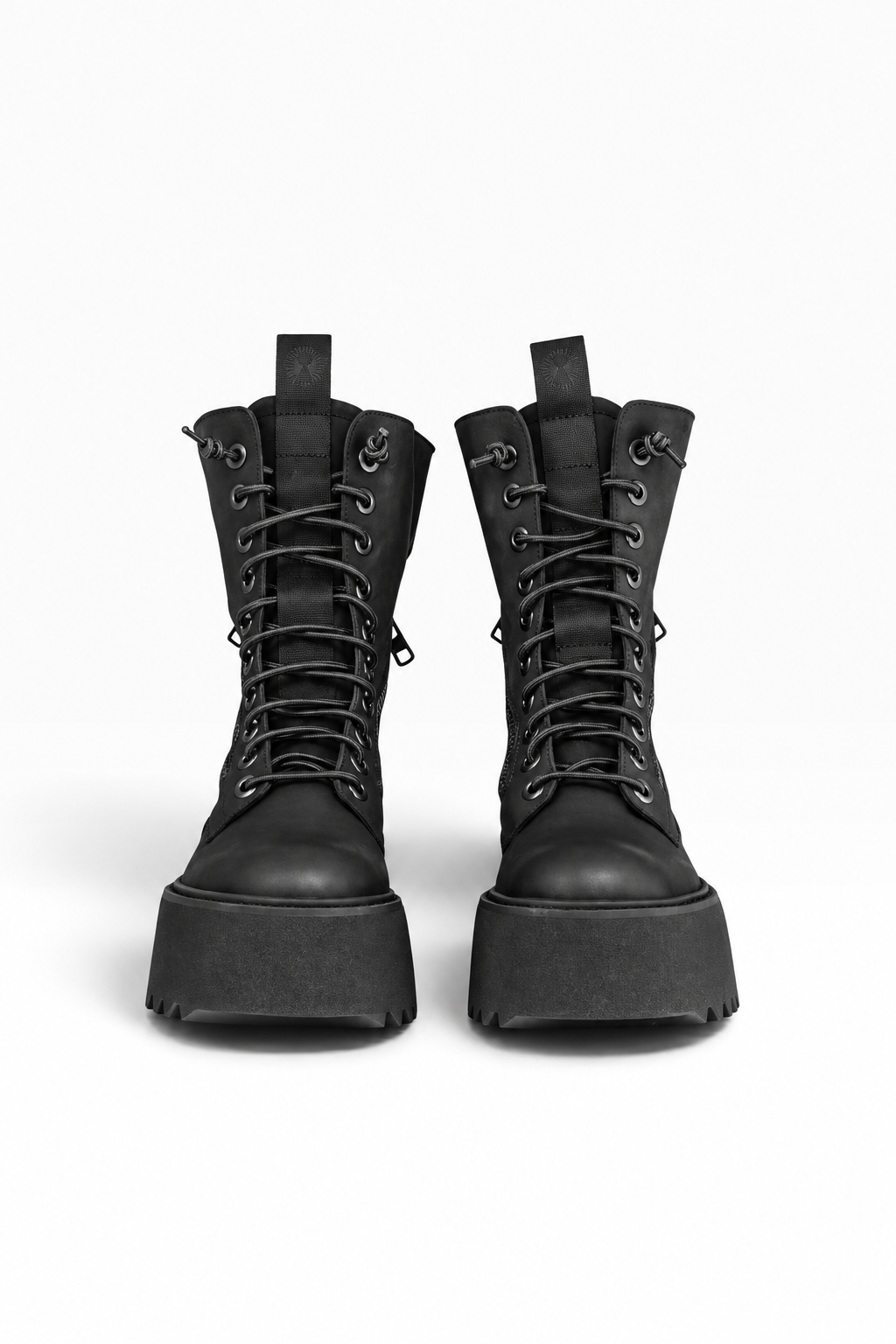 PAOLA – Schwarze Nubuk-Schnürstiefelette mit Plateausohle