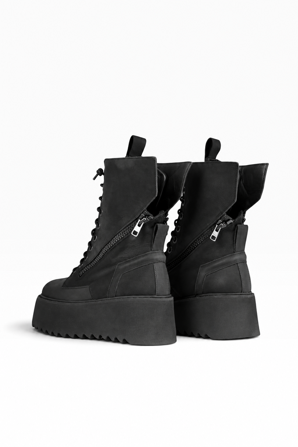 PAOLA – Schwarze Nubuk-Schnürstiefelette mit Plateausohle