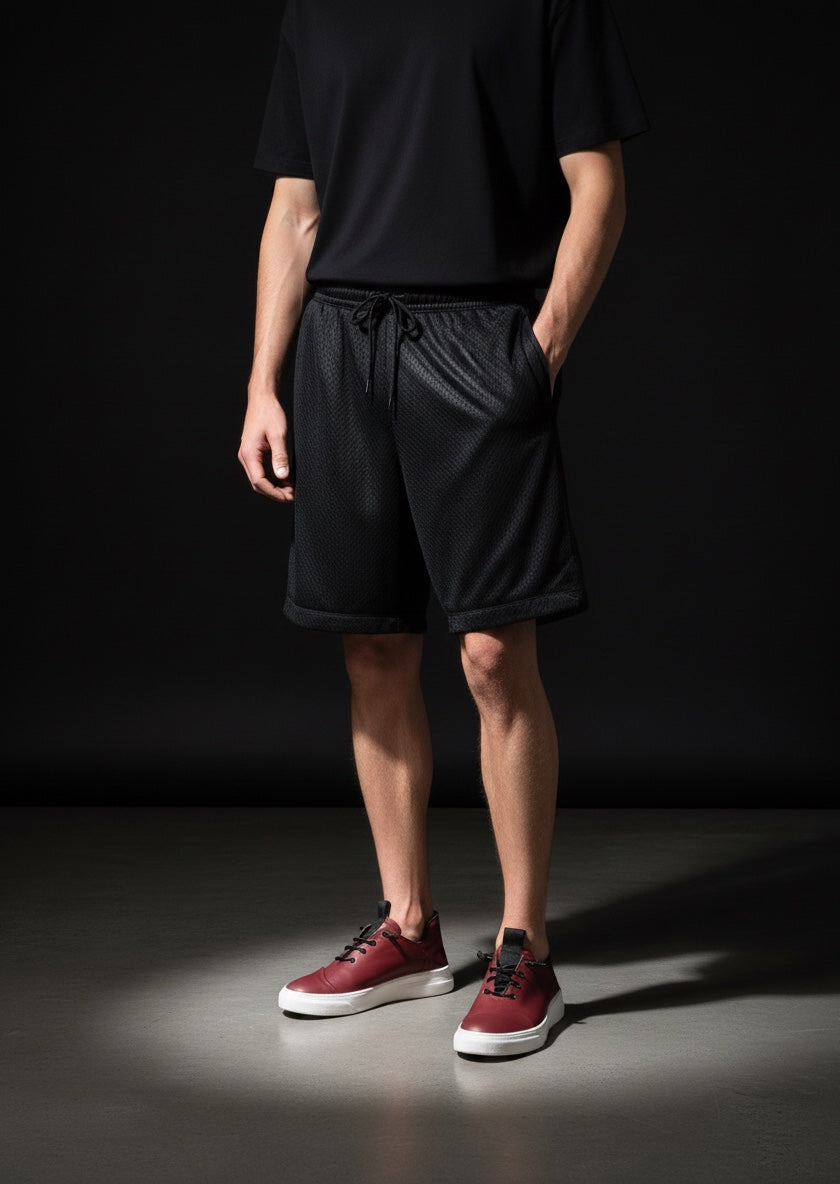 Französischer Herren-Sneaker aus rotem Leder mit weißem Boden - GIF
